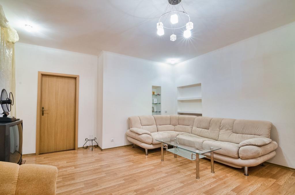 Apartamenty Lesi Ukrainky 17 リヴィウ 部屋 写真